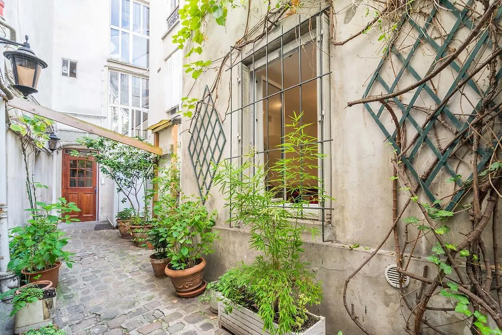 Colonel Fabien Studio * Parigi